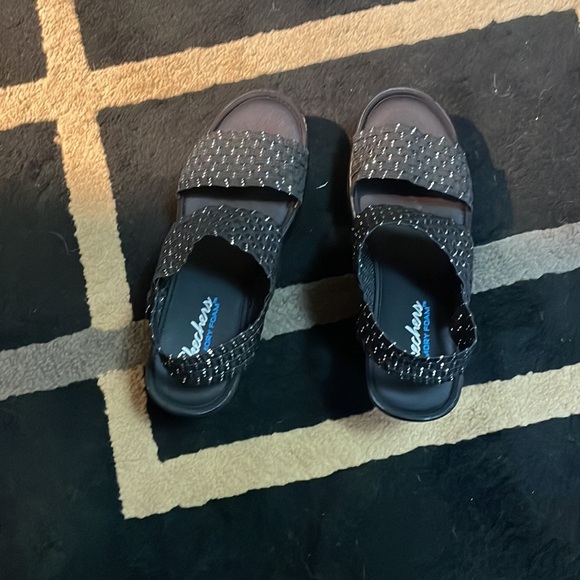 Sketchers Black and Silver Sandals. Size 7 - Picture 2 of 5
